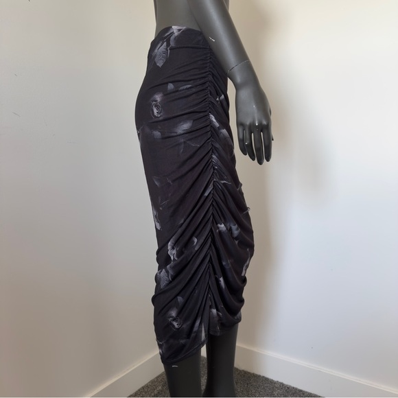 Rebecca Minkoff Black Ruched Bodycon Midi Skirt Size M Stretch Lined - Picture 2 of 7